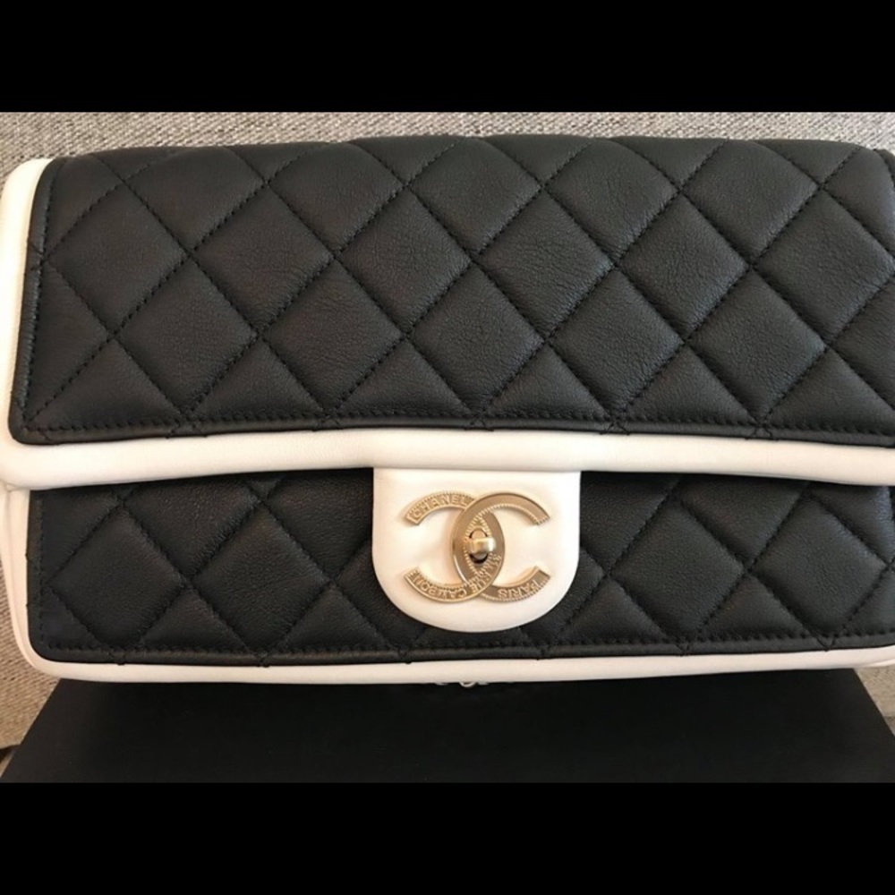 Authentic Chanel - Picture 2 of 5